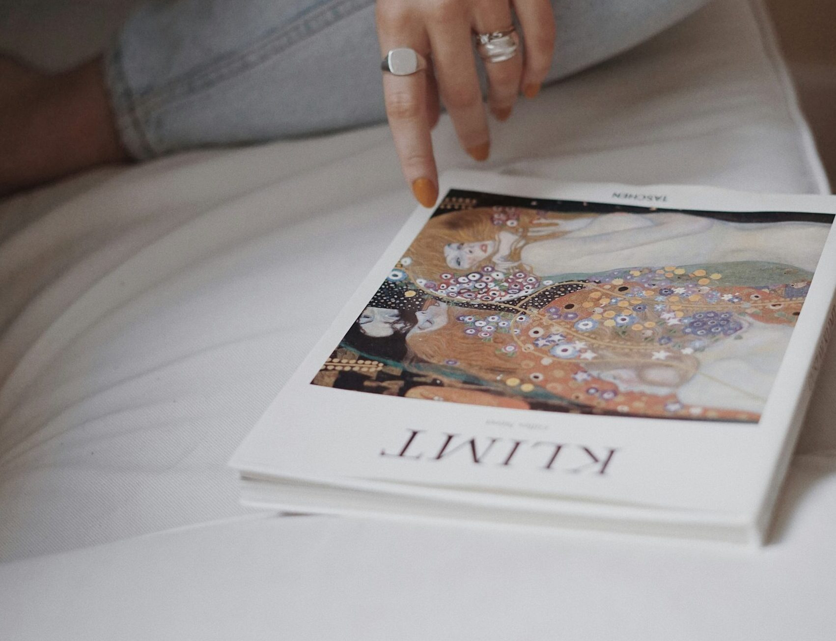 Pictura lui Klimt, a doua cea mai scumpă lucrare de artă vândută la licitație