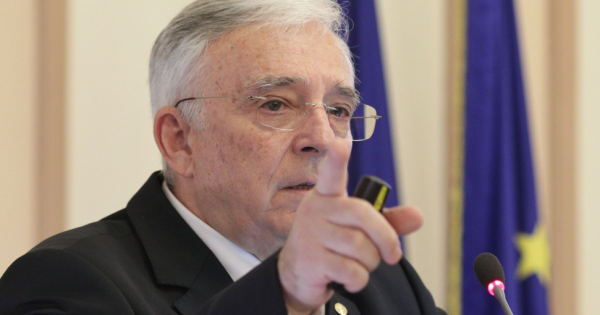 Mugur Isărescu: „Creșterea salariului minim reprezintă o decizie politică și trebuie abordată cu prudență”