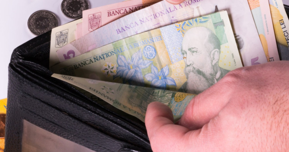 Nicușor Dan: Ne dorim salarii mari, însă creșterea salariului minim ar putea conduce la șomaj.
