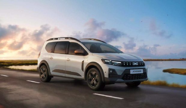 Noua Dacia Jogger costă cu 25 de lire mai mult decât modelul anterior în Marea Britanie.