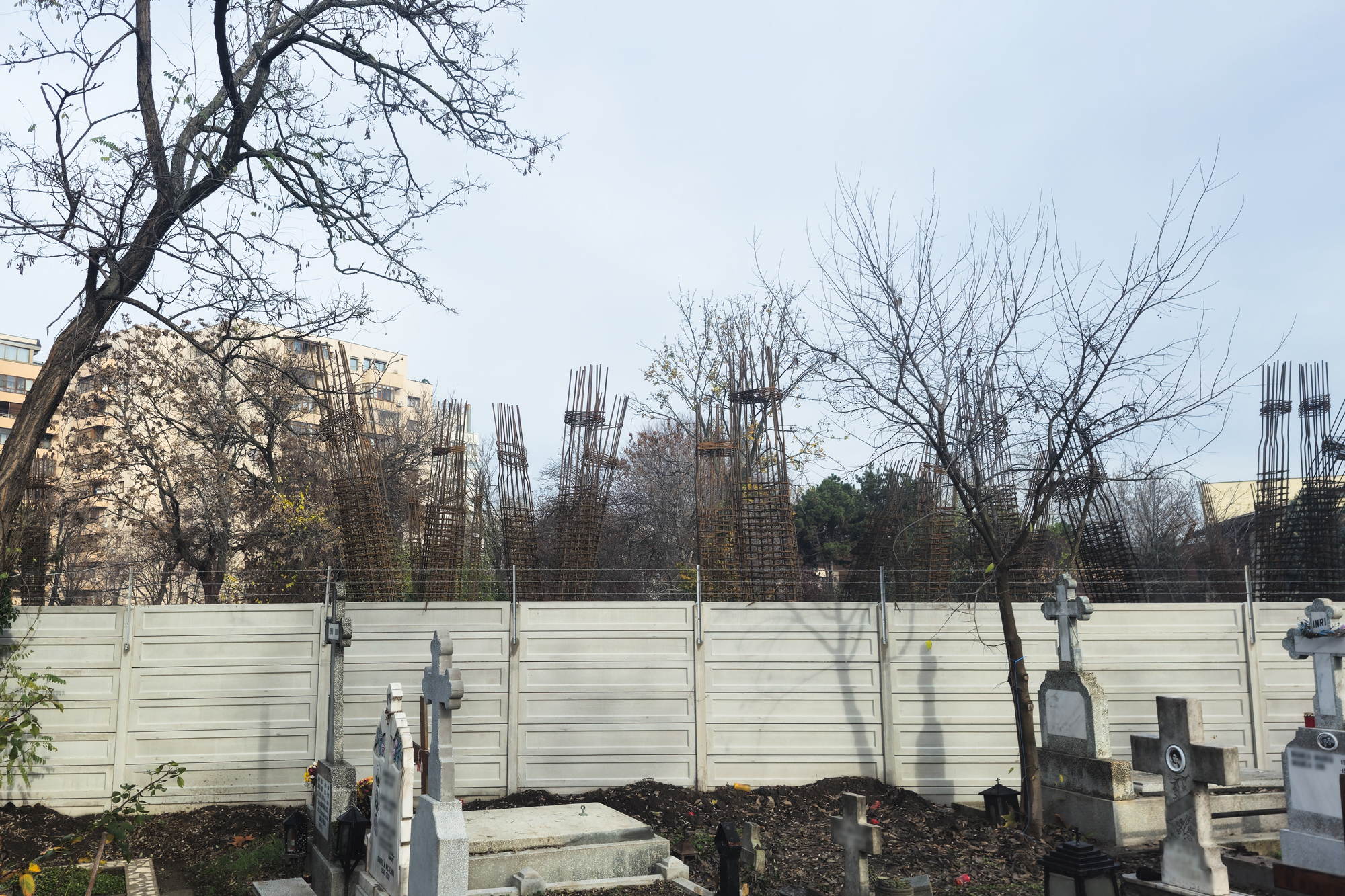 Dezvoltatorul imobilului din apropierea Cimitirului Bellu, subiect de campanie electorală: „Să mă ierte Dumnezeu, acolo n-au fost morminte, ci fabrica de ciocolată Kandia. Chiar fac apel”