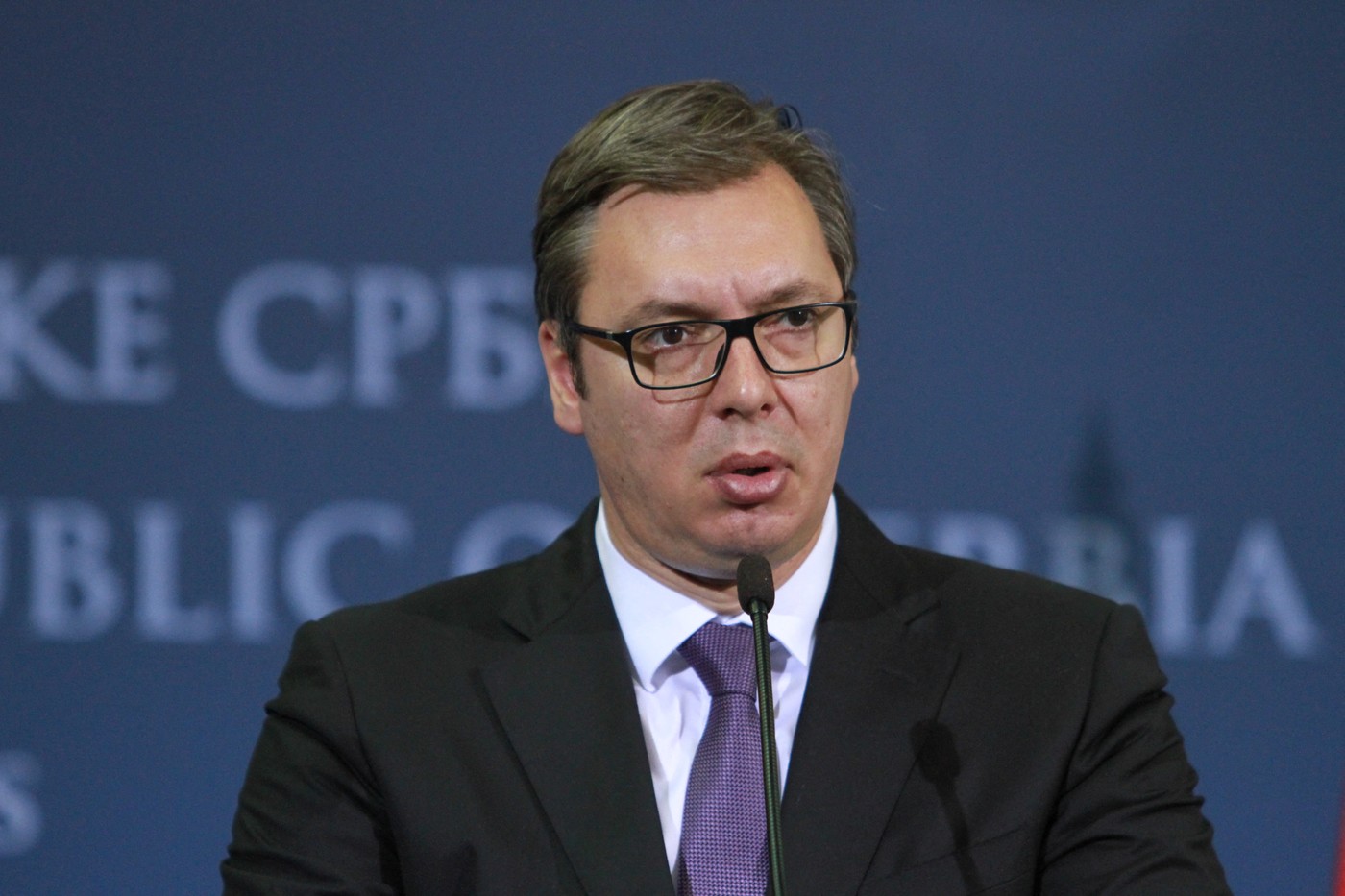 Președintele Serbiei și conexiunea cu cazul „Safari la Sarajevo”. După ce un jurnalist croat a formulat o plângere împotriva sa, Aleksandar Vucic respinge cu fermitate orice implicare.
