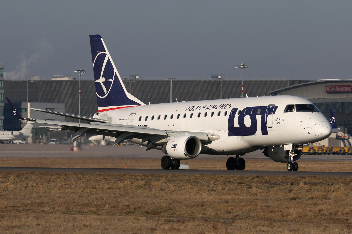Un avion de pasageri a derapat de pe pistă în timpul aterizării pe aeroportul din Vilnius.