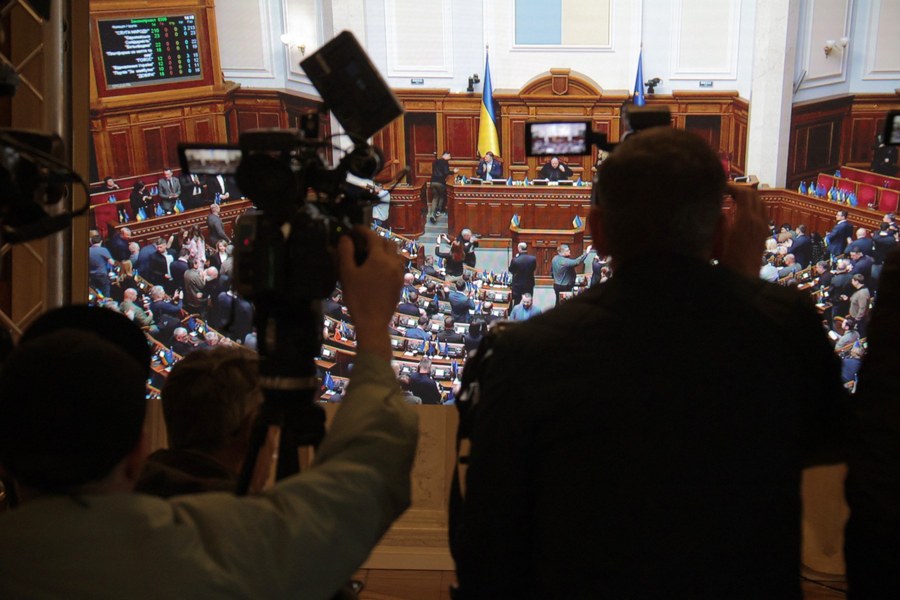 Doi miniștri au fost destituiți la Kiev în scandalul major de corupție din domeniul energetic.