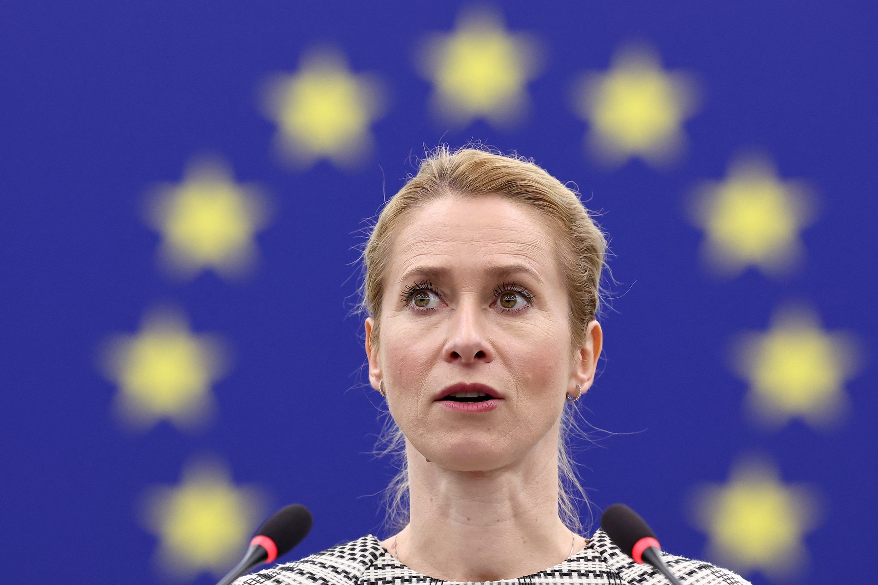 Şefa diplomaţiei UE sugerează diminuarea forţelor armate ale Rusiei. „Dacă dorim să evităm continuarea acestui conflict” –