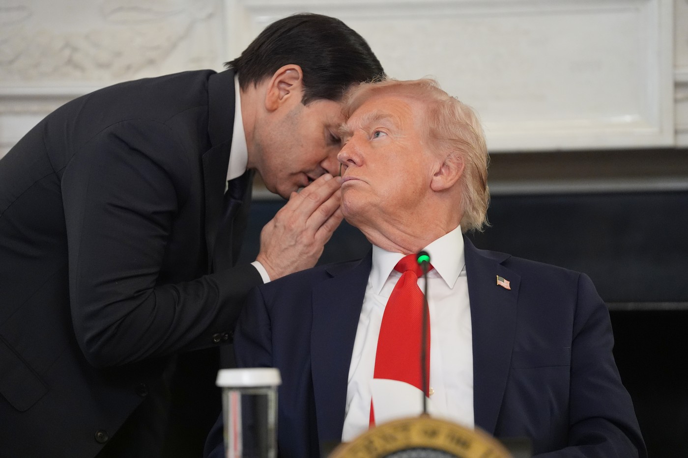 „O fantezie maximalistă a Kremlinului: un plan de pace misterios elaborat de SUA și Rusia bulversează Ucraina și irită Europa, iar Administrația Trump reacționează cu precauție.”