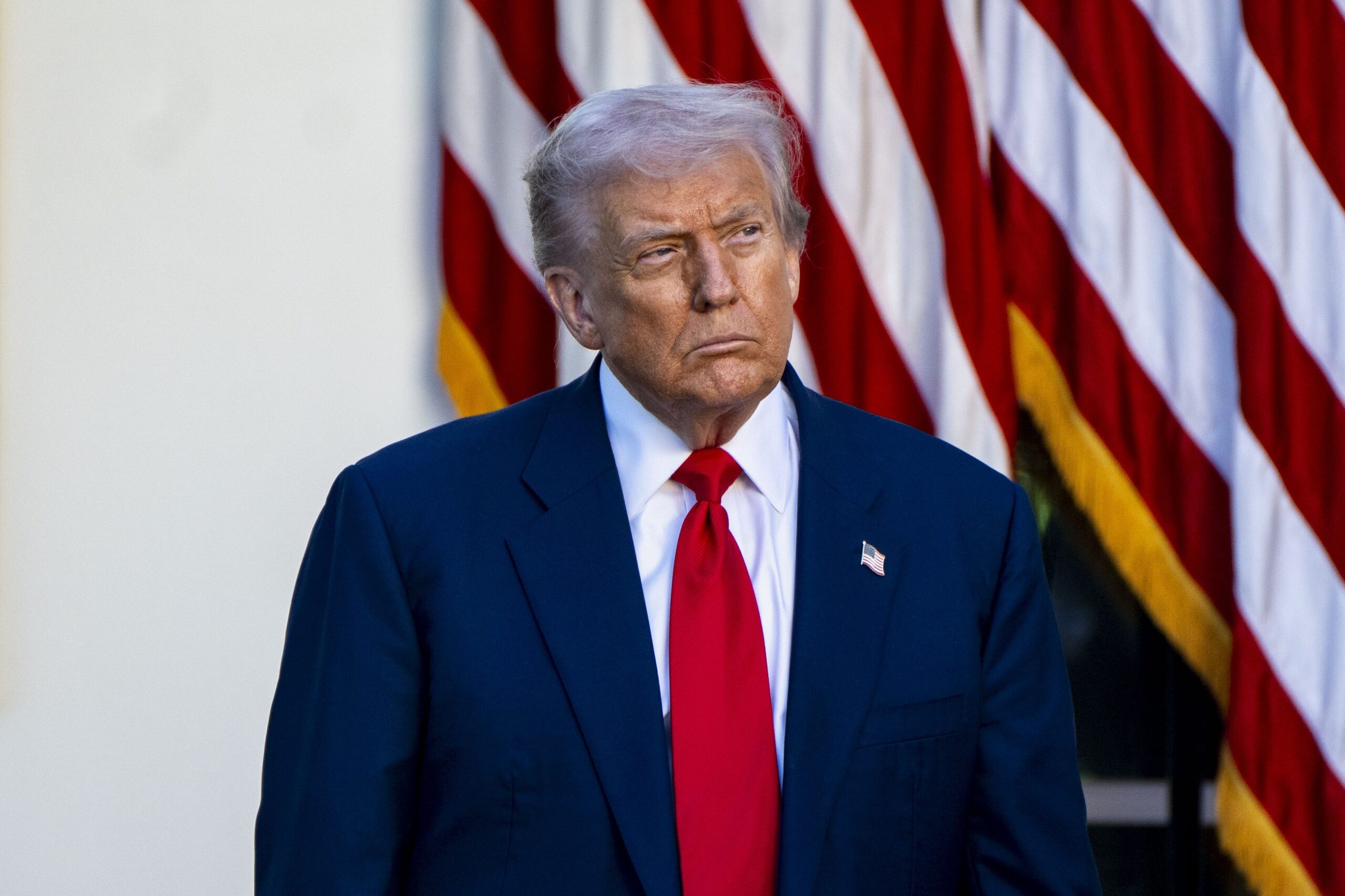 Casa Albă îi reproșează pe democrați că incită armata și serviciile „să participe la rebeliune” împotriva lui Trump.