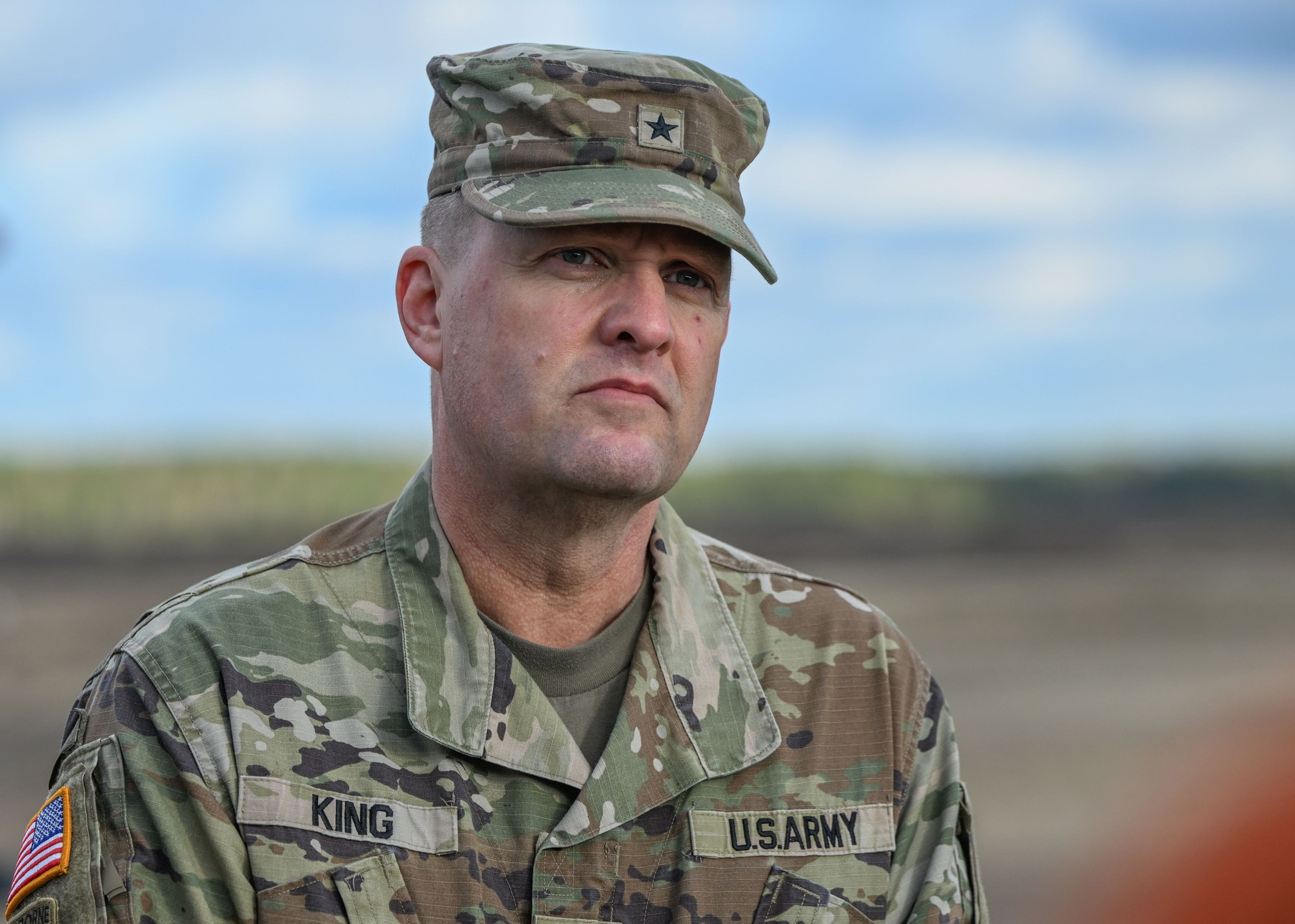 Generalul american Curtis King, referitor la reducerile de trupe: „România este un element central și parte a acestei alianțe”. Washingtonul garantează că angajamentul față de flancul estic rămâne constant.