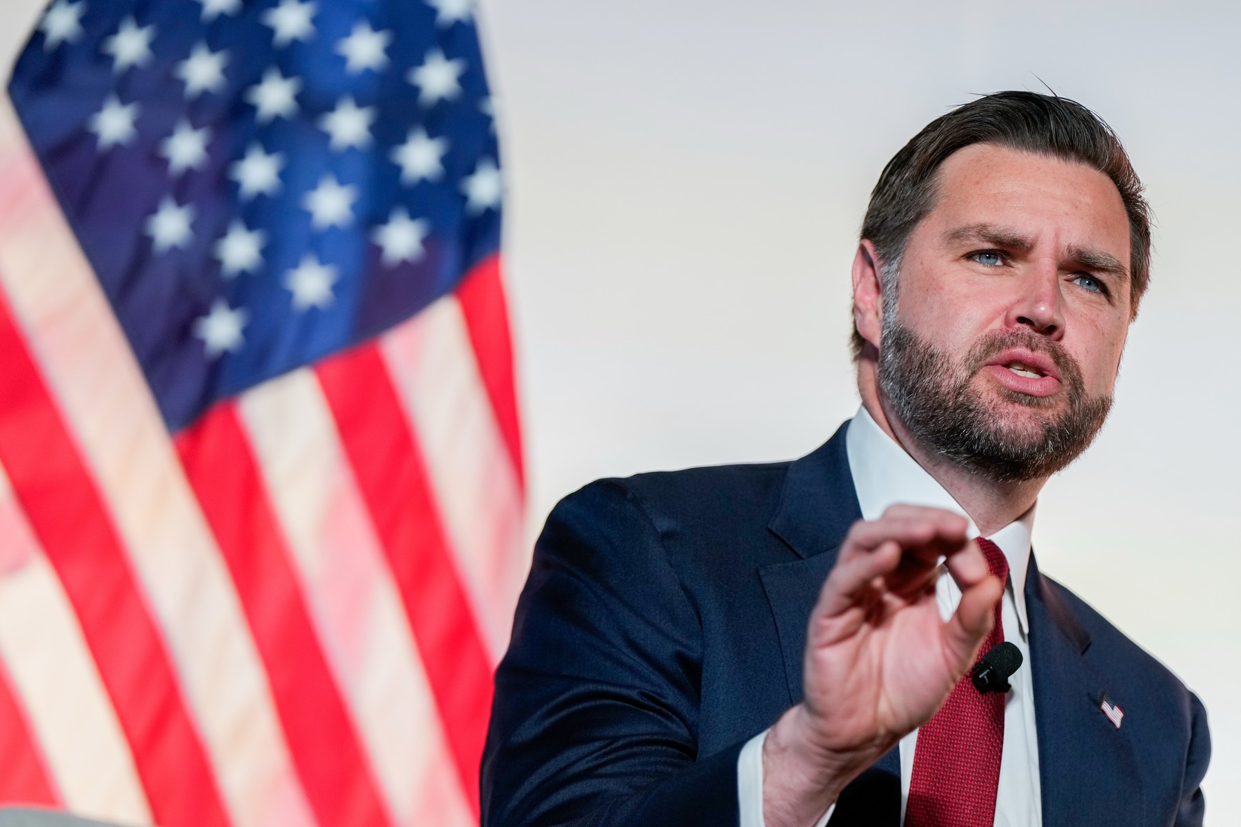 JD Vance afirmă că pentru a atinge pacea în Ucraina sunt necesari trei pași. „Pacea nu va fi realizată de politicieni eșuați care trăiesc într-o lume imaginară.”