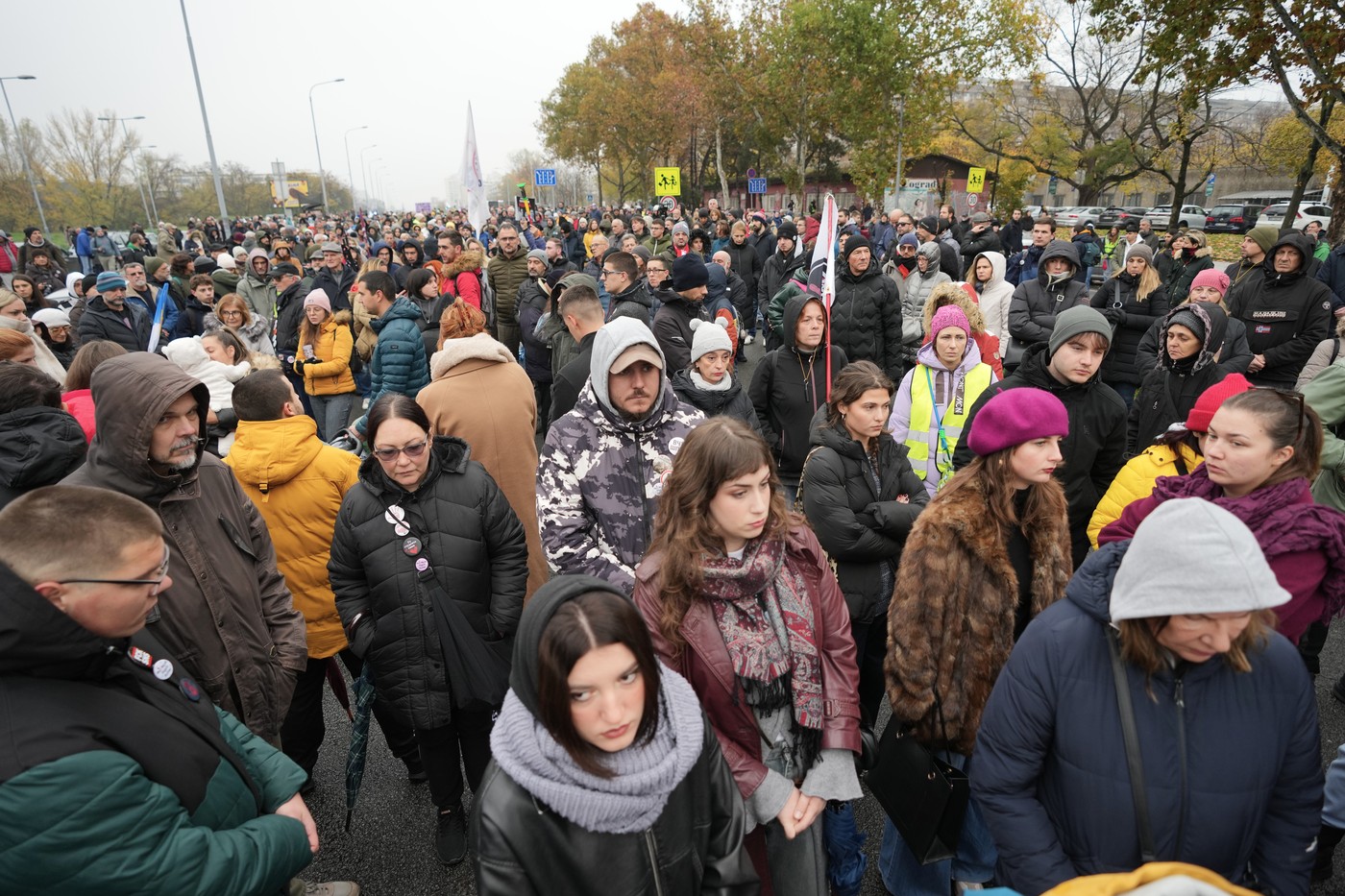 Regimul lui Vucic, contestat din nou în stradă. O nouă manifestație de mari proporții la Belgrad.