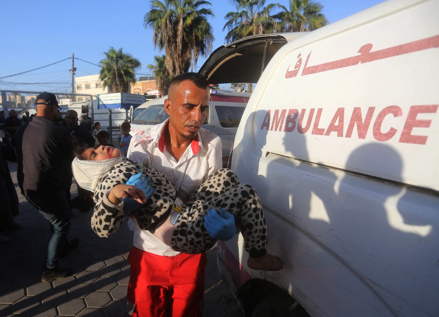 Israelul a reluat atacurile aeriene în Gaza. Hamas este acuzată de încălcarea condițiilor armistițiului.