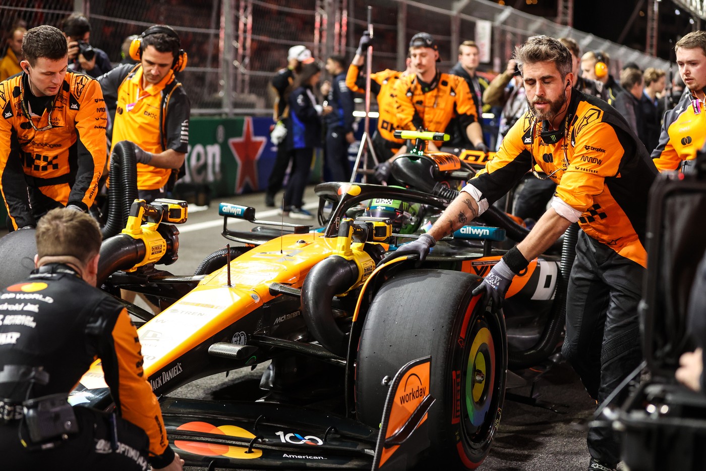 Decizie surprinzătoare în Formula 1 după cursa din Las Vegas: mașinile McLaren au fost descalificate! Ce implicații are aceasta pentru clasament