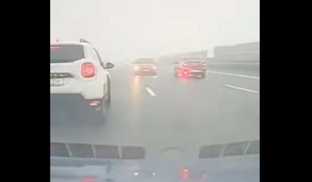 Șofer surprins circulând pe contrasens pe A3 București-Ploiești: accident evitat în ultimul moment.