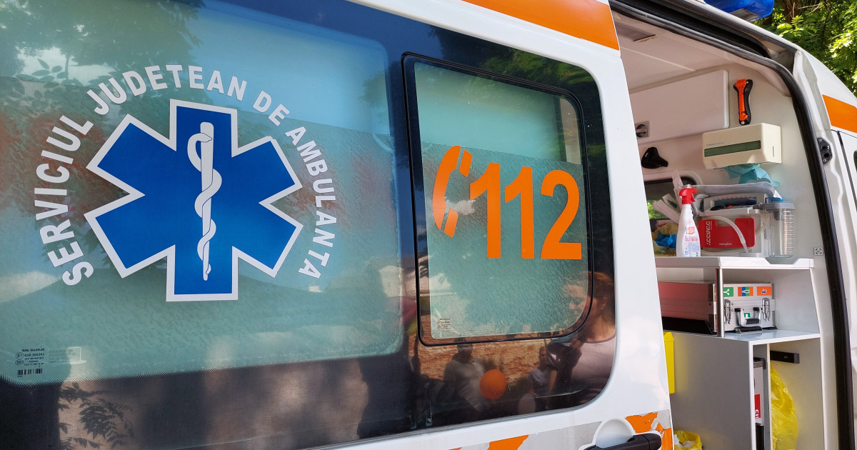 Un microbuz s-a răsturnat pe DN 3 în județul Constanța, iar cinci persoane au fost transportate la spital.