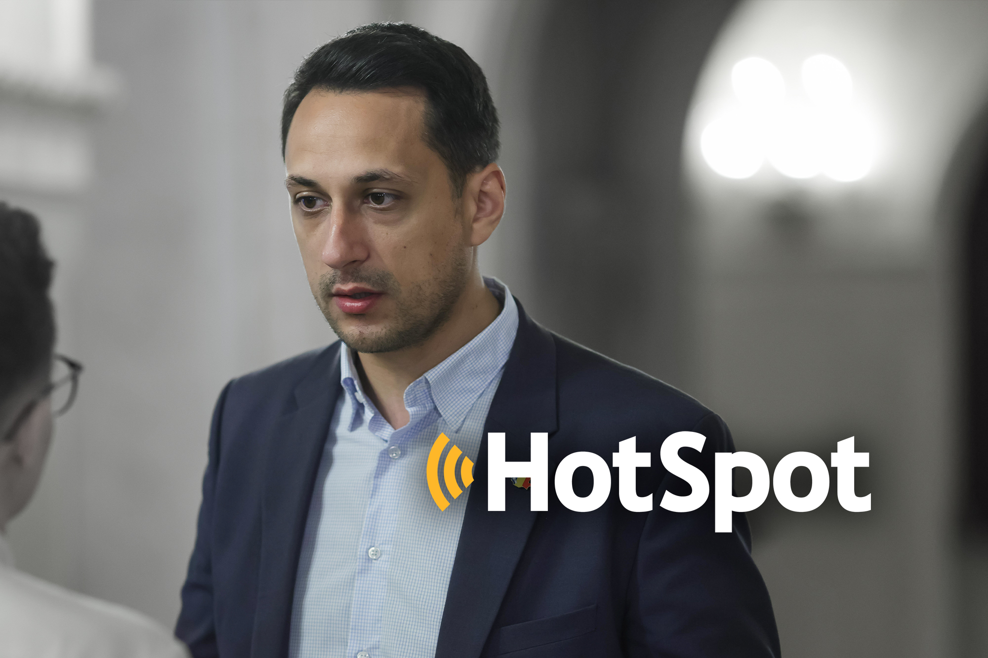 Cursa pentru Primăria Capitalei: Candidatul care propune desființarea unui județ și a tuturor sectoarelor din București, transmisă live pe HotNews, de la 14:00.