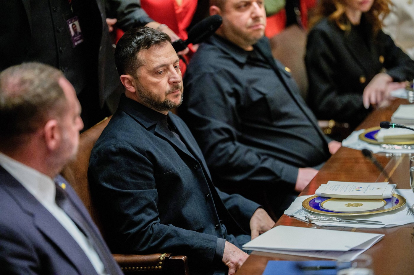 O propunere „fără niciun sens” și o „capitulare” impusă Ucrainei. Cum percepe Kievul planul de pace cu care Trump îl presează pe Zelenski.