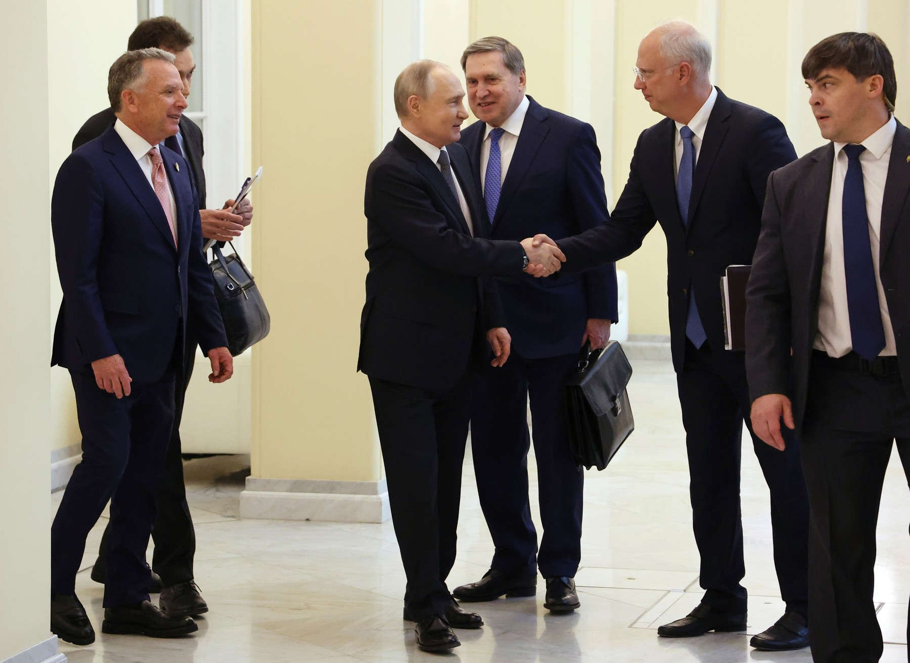 Revelație: planul de pace al lui Trump a fost fundamentat pe un document din Rusia. Originea propunerilor care au generat neliniște în Ucraina și Europa