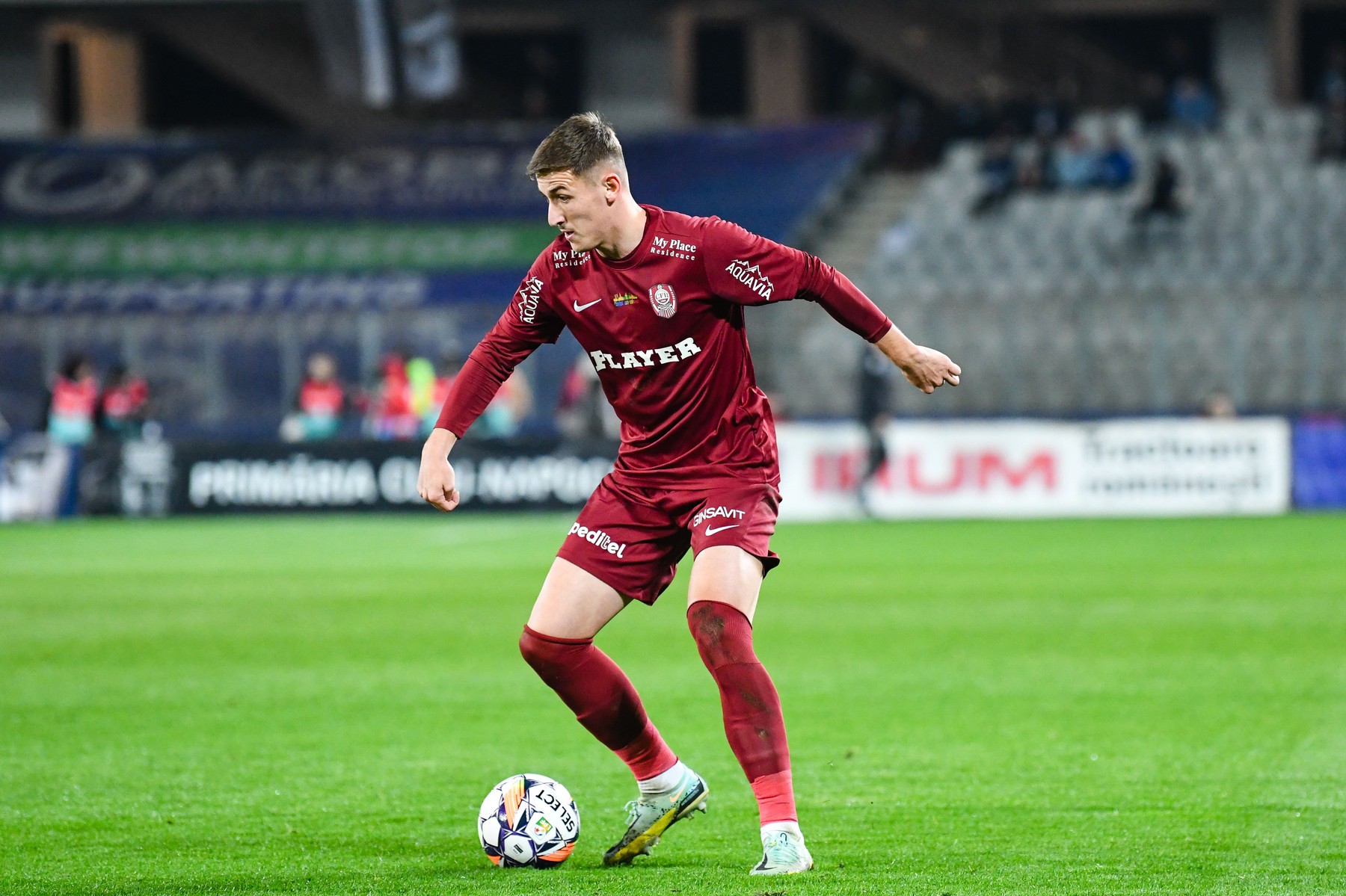 SuperLiga: Jucătorul dorit de FCSB s-ar putea transfera în Anglia. Patronul CFR Cluj declară: „Îmi doresc să obțin mai mulți bani”