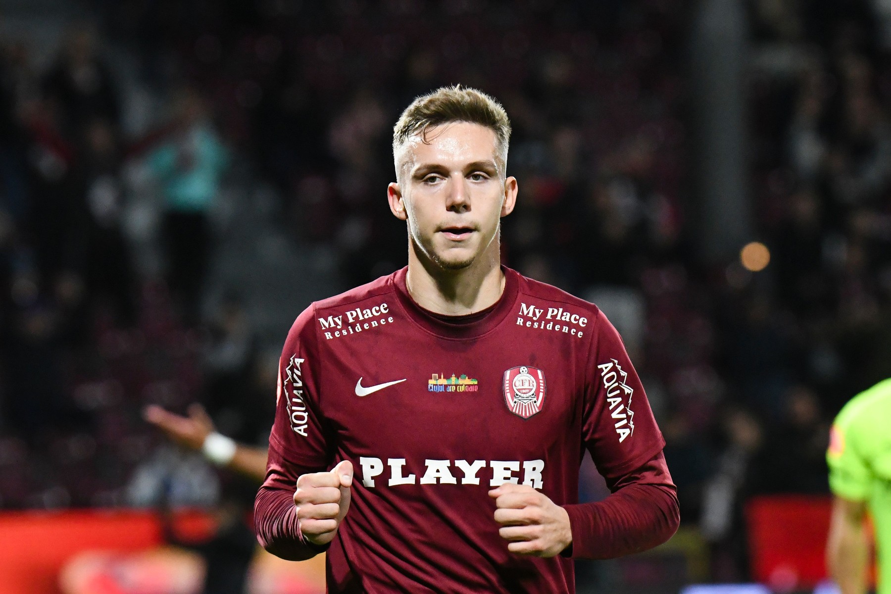 SuperLiga: Louis Munteanu va fi penalizat de CFR Cluj, după ce s-a pozat în tricoul echipei rivale FCSB.