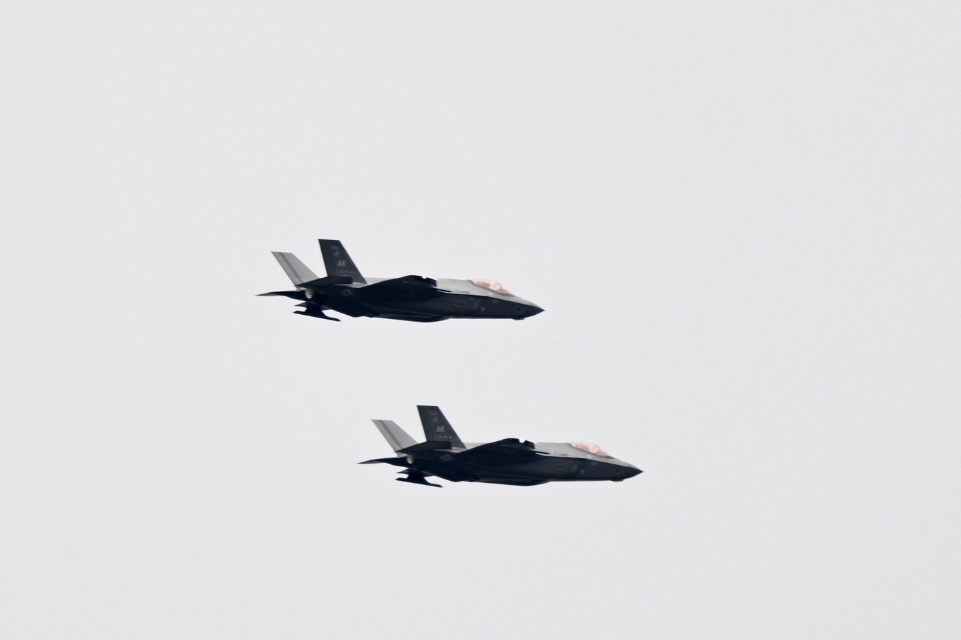 Olanda a dispus decolare a două avioane de vânătoare pentru interceptarea unor drone suspecte.