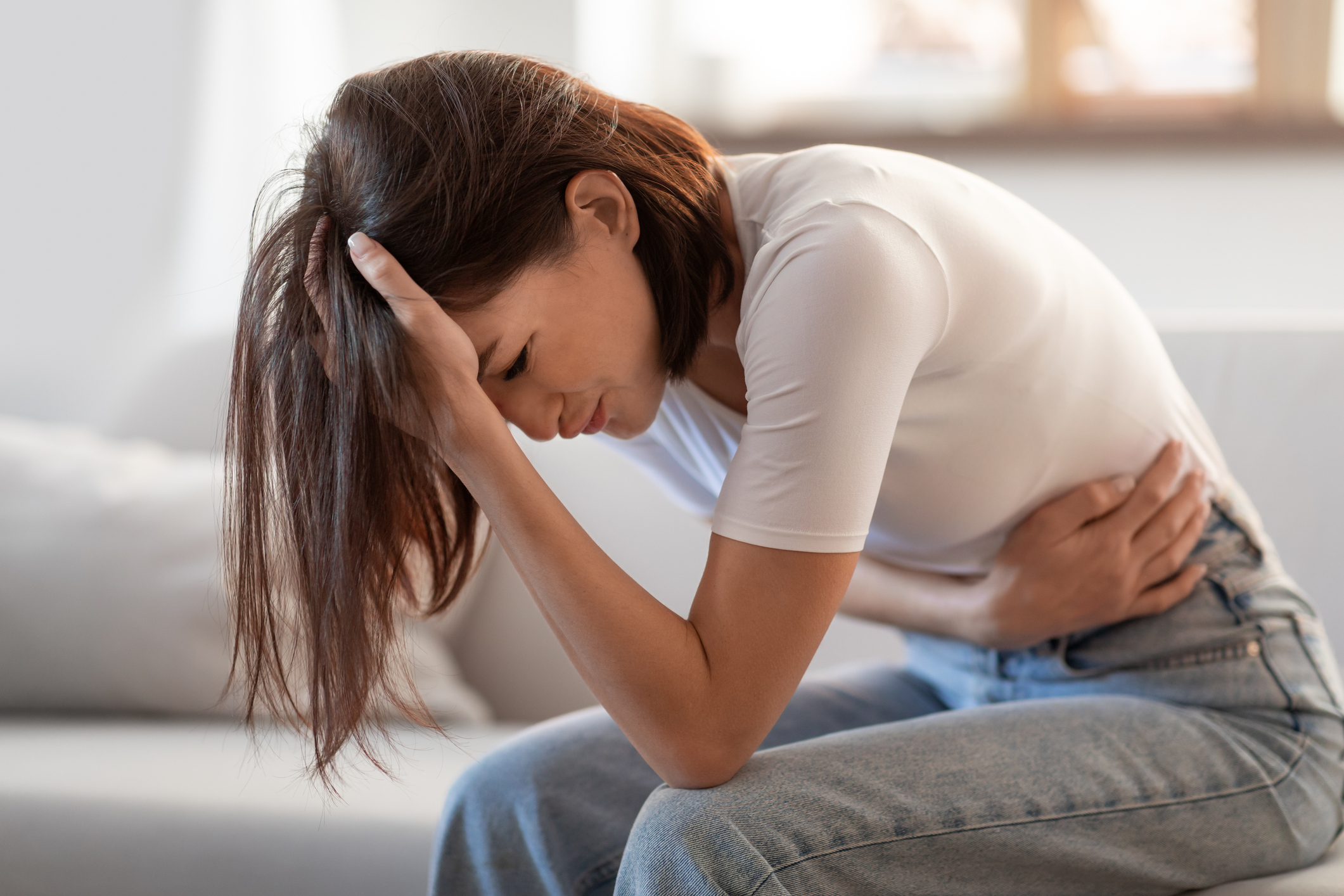Senatul a decis o zi liberă pe lună pentru femeile afectate de endometrioză. Motivele opoziției unor liberali și abținerea USR și UDMR.