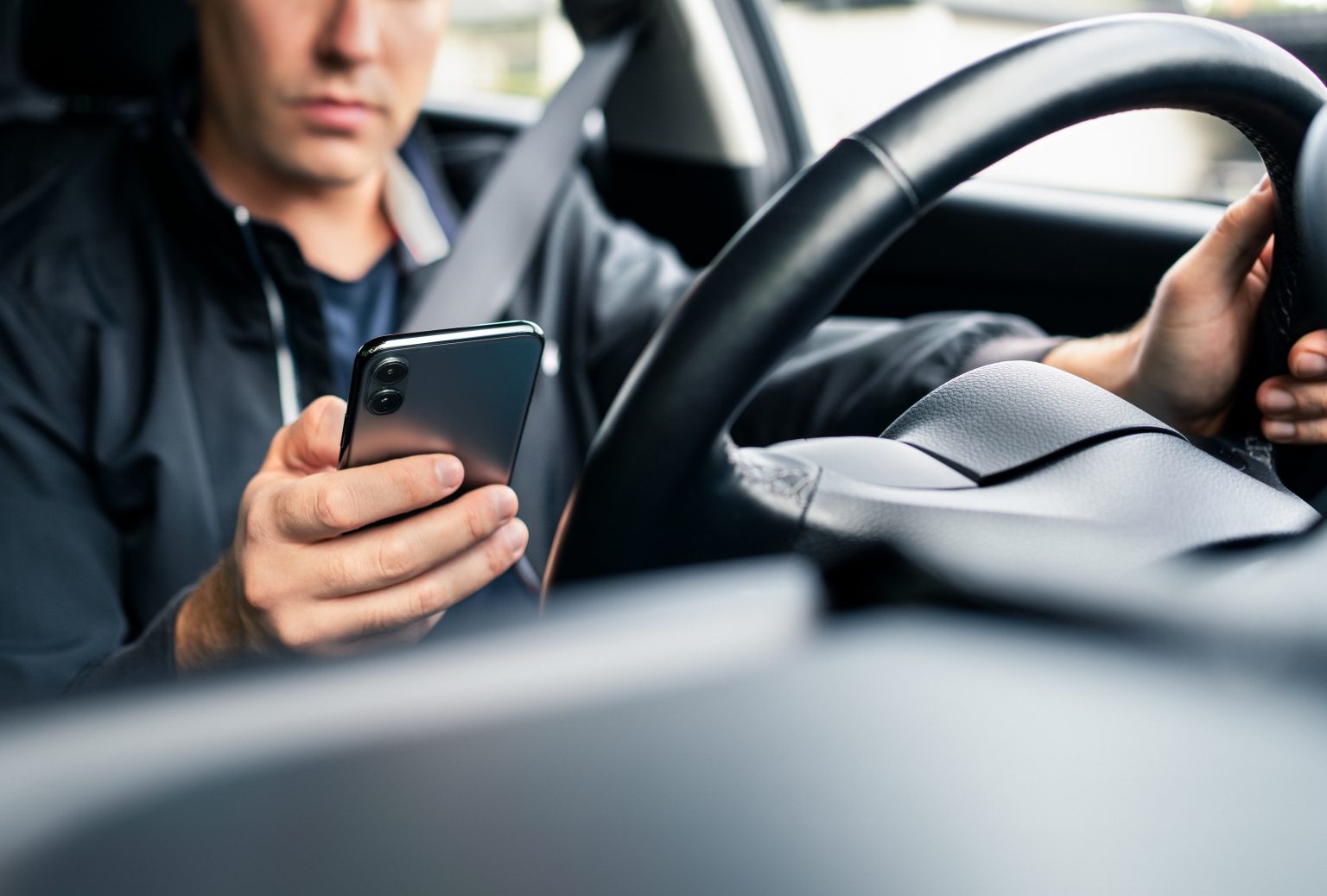 Surse: Acțiuni ale DNA la companii de ride sharing din Ilfov și Iași. Prejudiciu estimat la aproape 25 de milioane de lei.