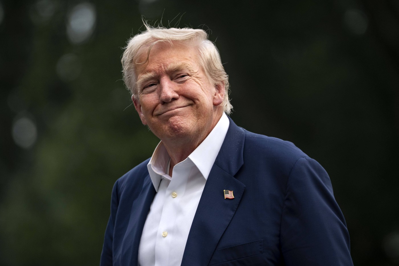 Trump a confundat un şoim din Israel cu vulturul Statelor Unite.