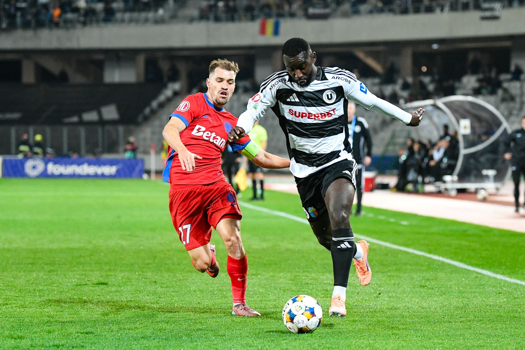 SuperLiga: Issouf Macalou, extrema ivoriană, și-a prelungit contractul cu Universitatea Cluj