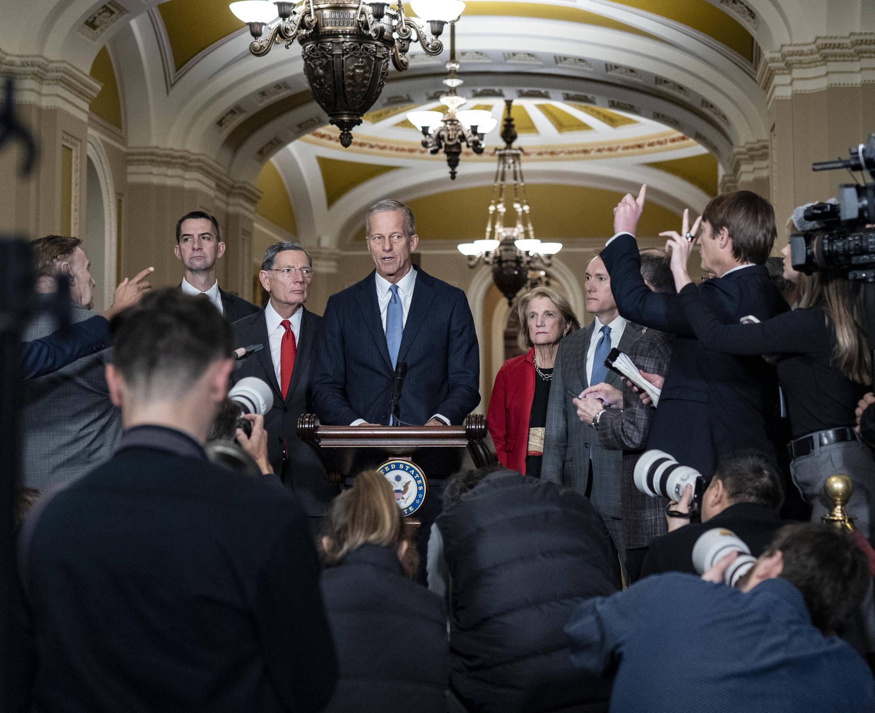 Protecție legislativă pentru NATO. Congresul SUA contrazice declarațiile lui Trump și interzice diminuarea forțelor americane din Europa.