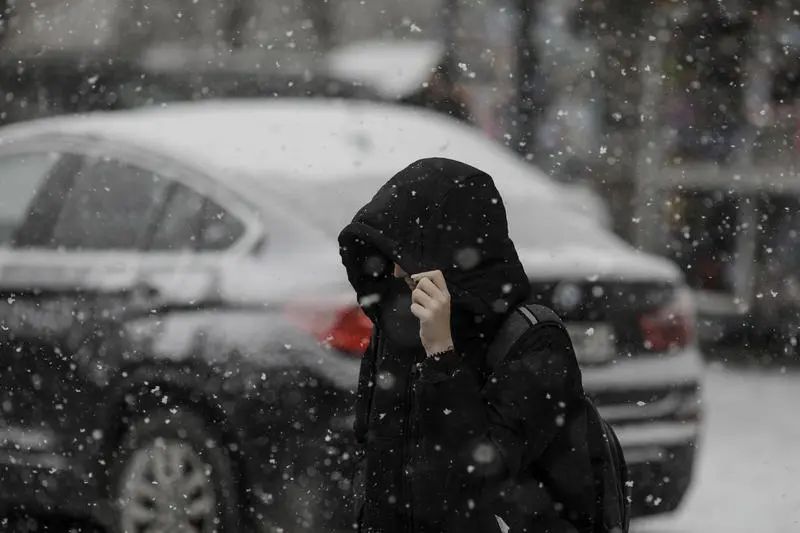 Alerte de ninsoare viscolită și vânt puternic până în seara de Revelion. HARTA regiunilor afectate de vremea severă