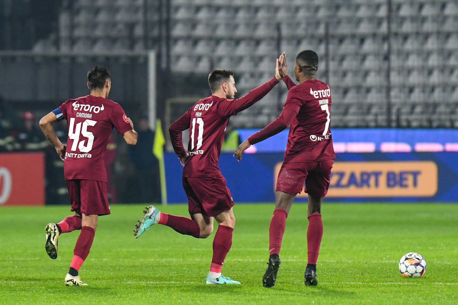 SuperLiga: CFR Cluj lucrează la două transferuri imediate. „Suntem în discuții avansate”