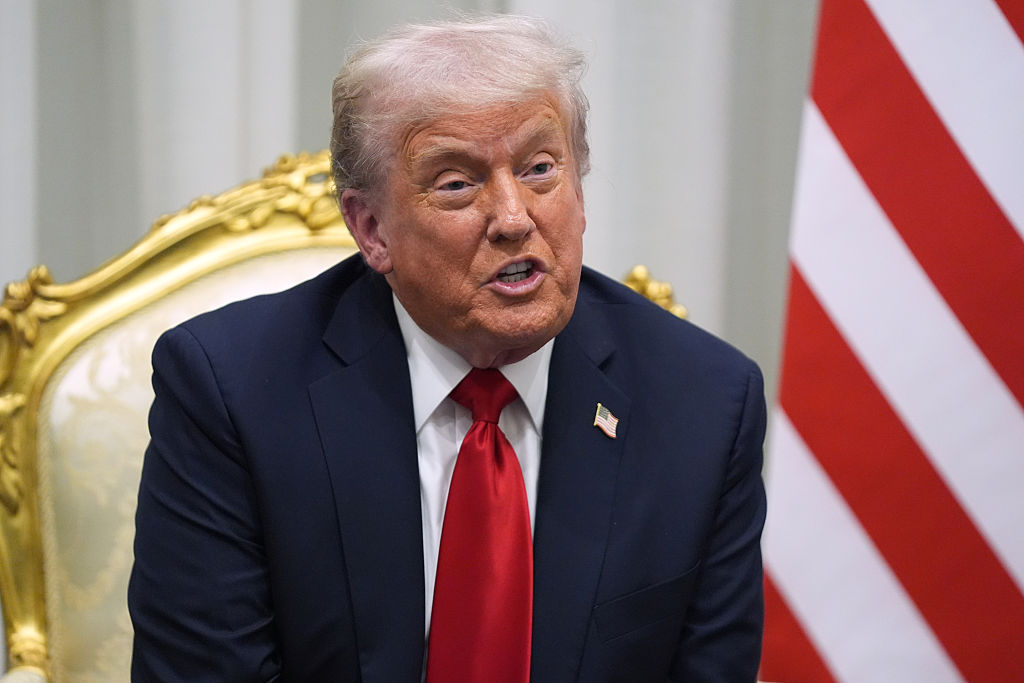 Trump anunță echipa care va coordona tranziția în Venezuela și avertizează că ar putea iniția o a doua operațiune militară.