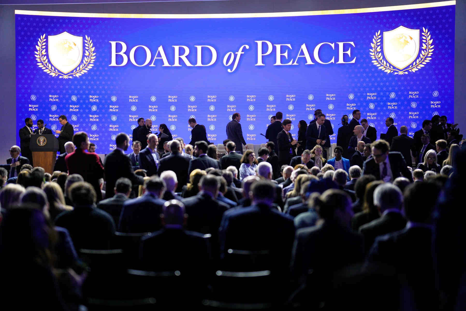 Autocrați, prieteni ai lui Trump și critici ai ONU. Cine refuză și cine se alătură Consiliului pentru Pace care se lansează la Davos. România încă analizează.
