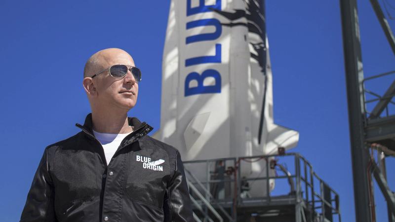„Viteze de până la 6 Tb/s în întreaga lume. Ce oferă noua rețea de comunicații a lui Bezos, cu mii de sateliți în orbită, similară cu Starlink-ul lui Musk.”
