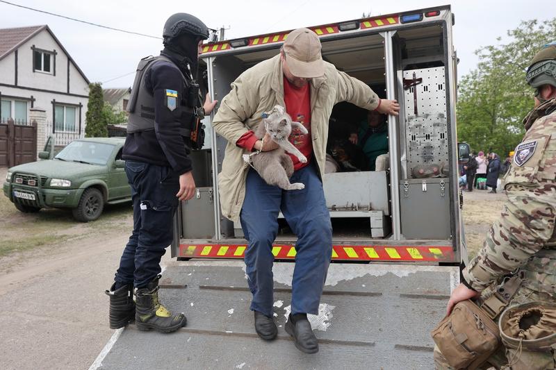 Ucraina dispune evacuarea a mii de civili din regiunile Zaporojie și Dnipropetrovsk, unde forțele ruse au avansat.