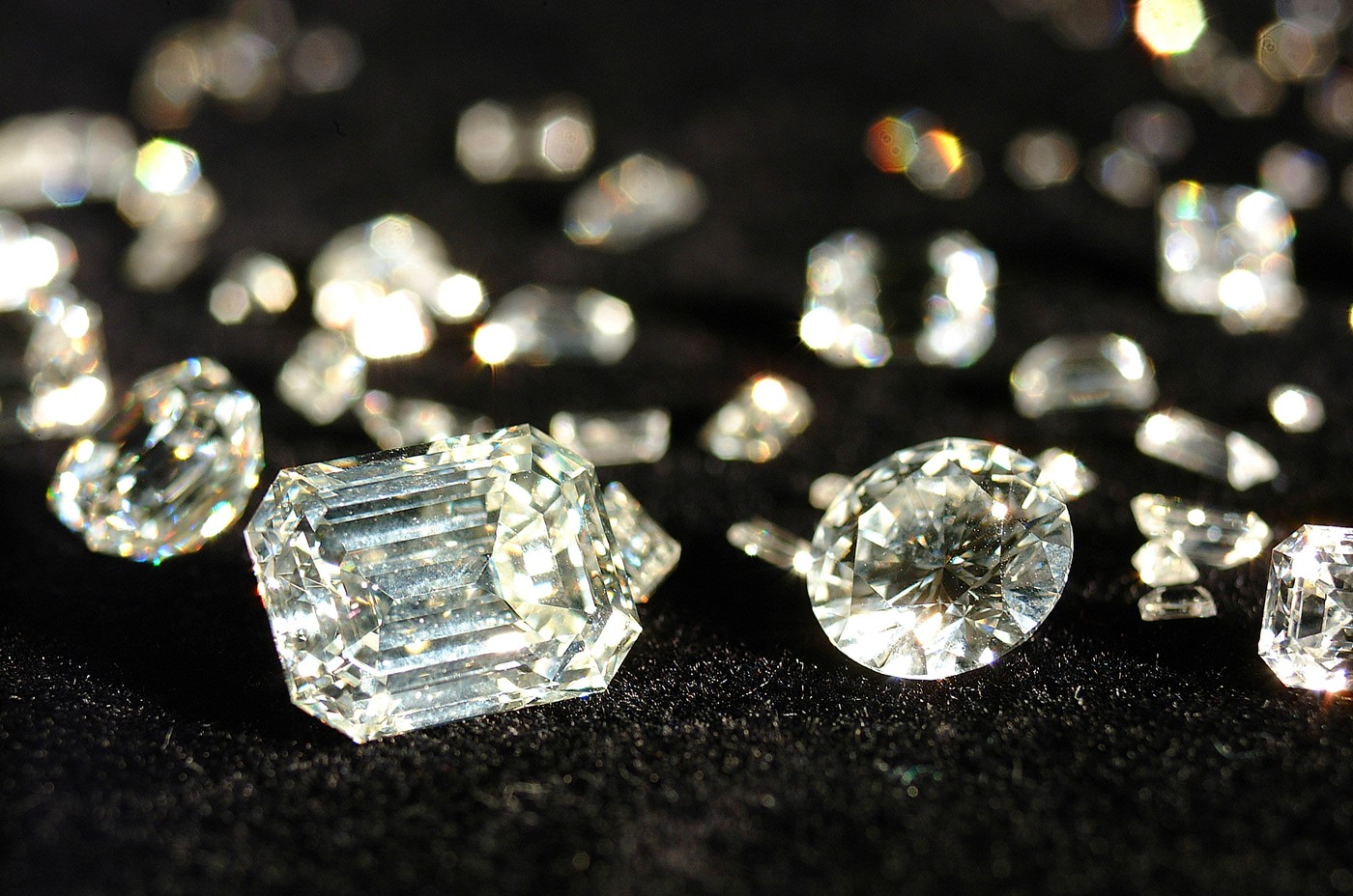 Rusia, solicitată de o națiune africană pentru a-i exploata resursele. Miza constă în accesul la diamante și minerale rare.