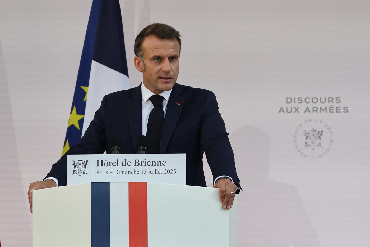 Franța se află la limita alegerilor anticipate: Guvernul este în pericol de a cădea / Ce planuri are Emmanuel Macron