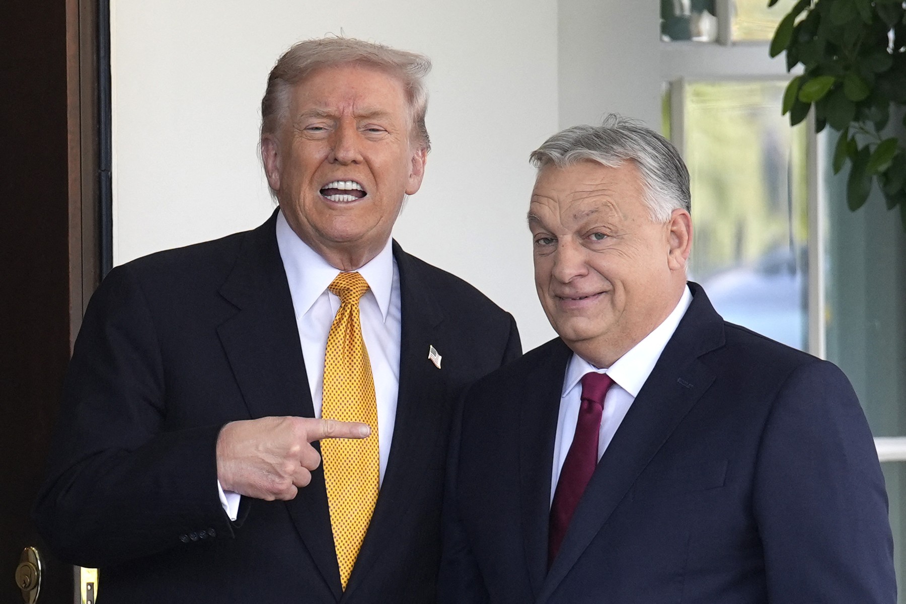 Semnele că Donald Trump plănuiește o vizită în Ungaria în perioada campaniei electorale importante pentru Viktor Orban