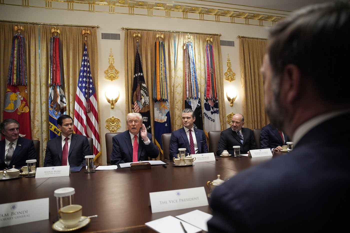 Motivul nemulțumirii unor aliați ai lui Trump față de atenția pe care președintele o acordă dosarului Venezuela. JD Vance, printre cei care exercită presiuni.