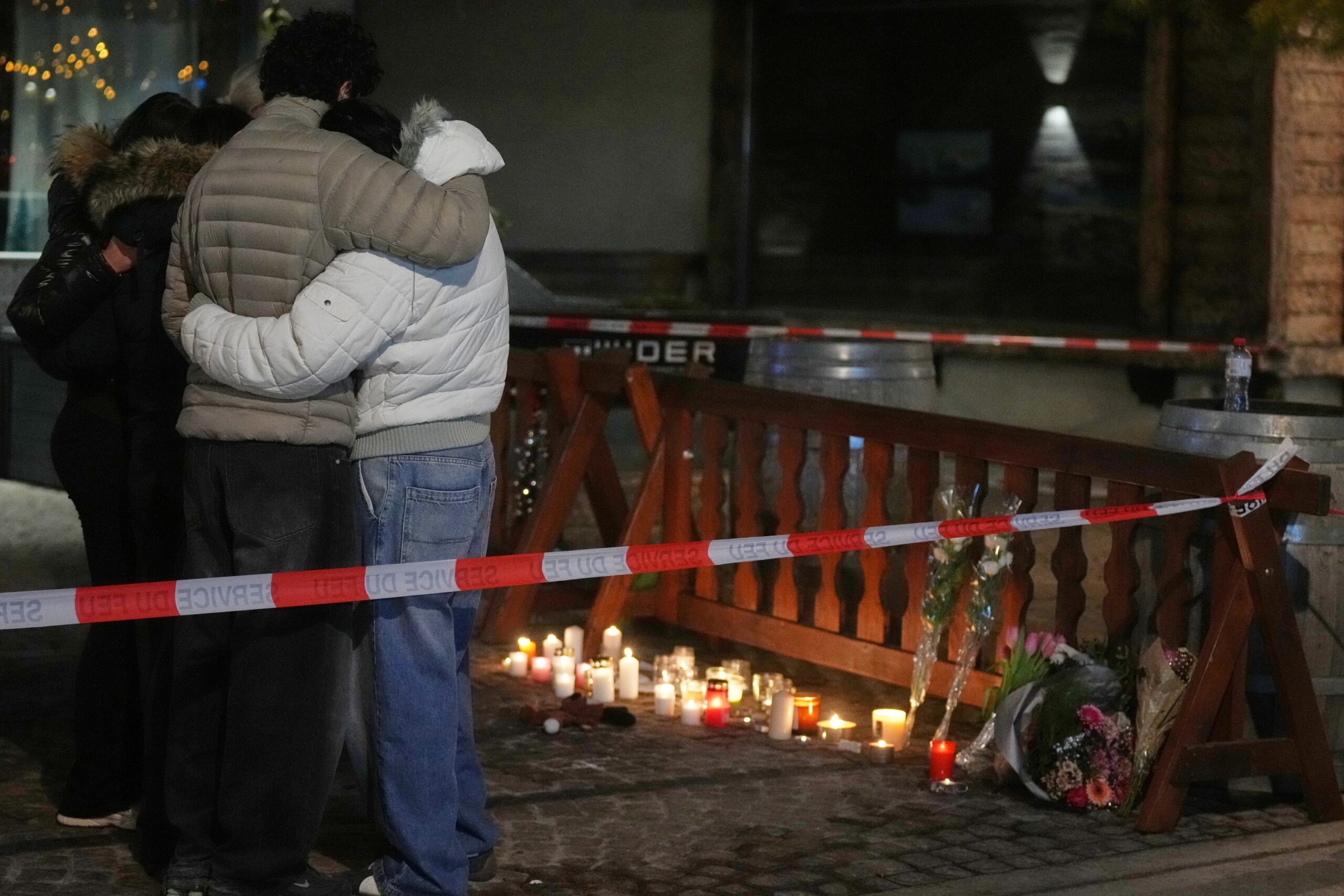Informații actuale despre tragedia din Elveția: „Oamenii încercau să spargă geamul cu scaunele din bar”