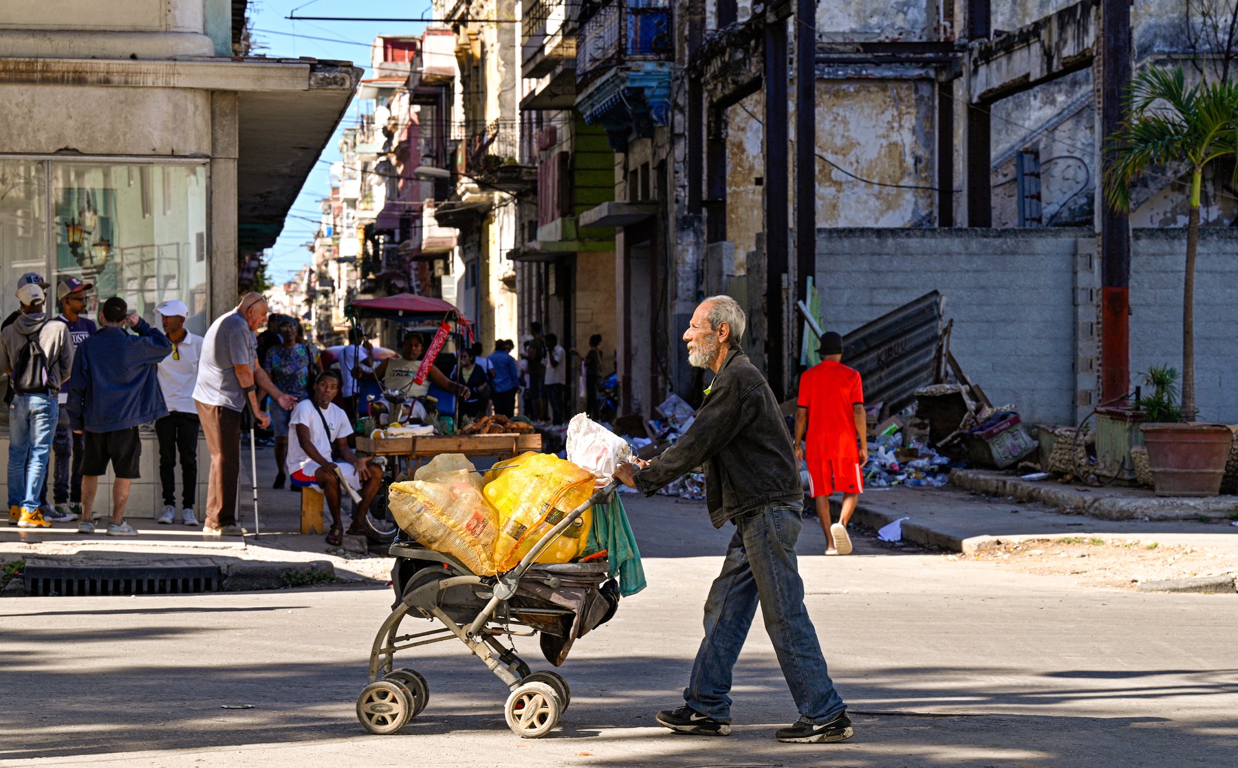 Cuba se află deja la marginea prăpastiei. Motivele pentru care înlăturarea lui Maduro o apropie și mai mult de colaps.