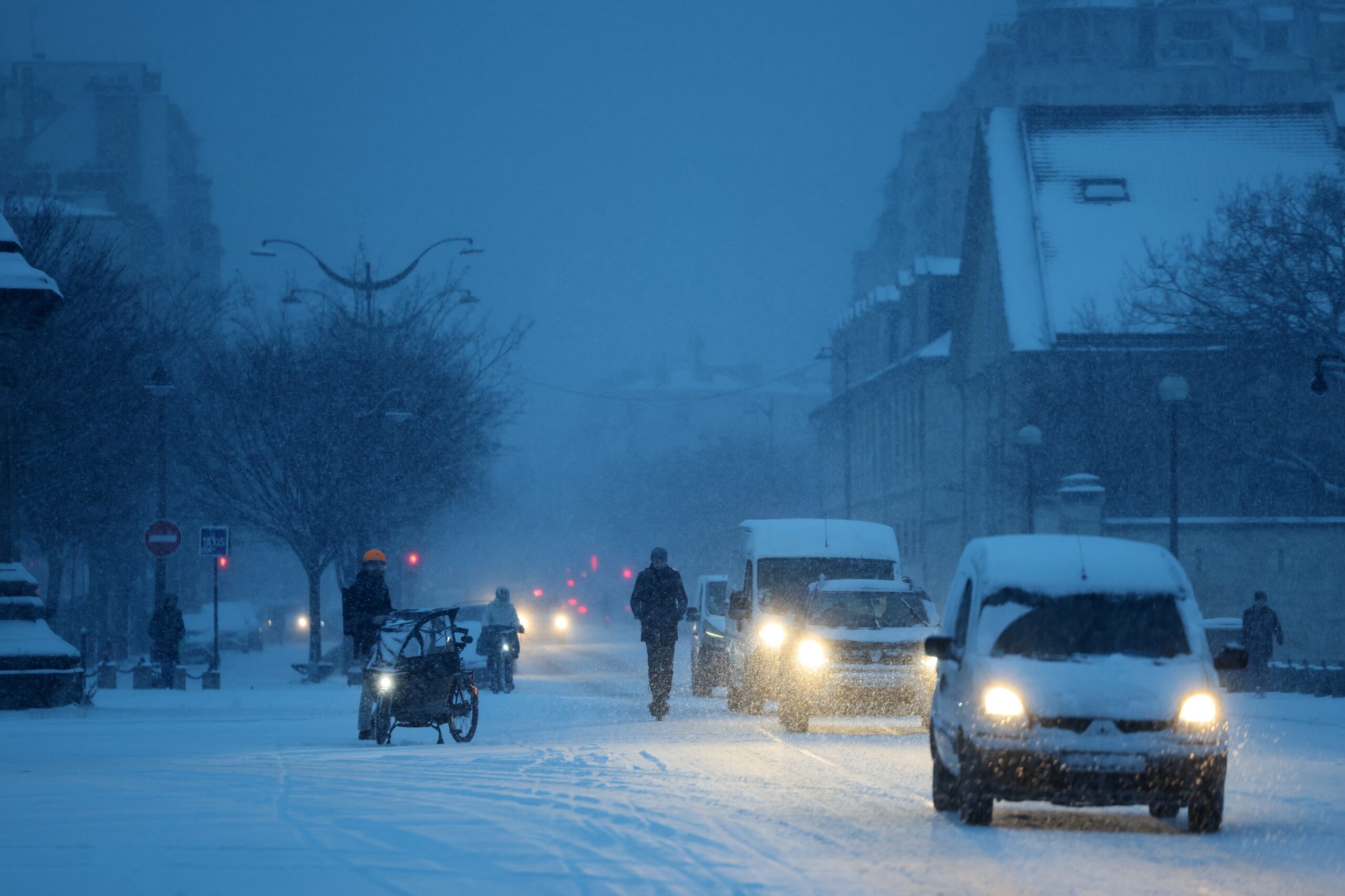 Furtuna Goretti generează dificultăți în vestul Europei. Temperaturile scăzute, ninsorile neobișnuit de intense și perturbările în transporturi.