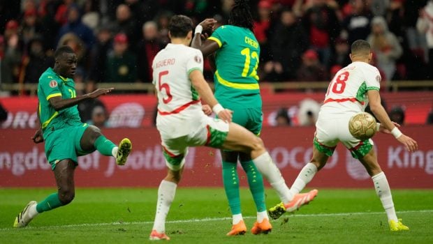 Senegalul a câștigat Cupa Africii pe Națiuni după ce echipa a părăsit terenul. Maroc a ratat un penalty în ultima fază.