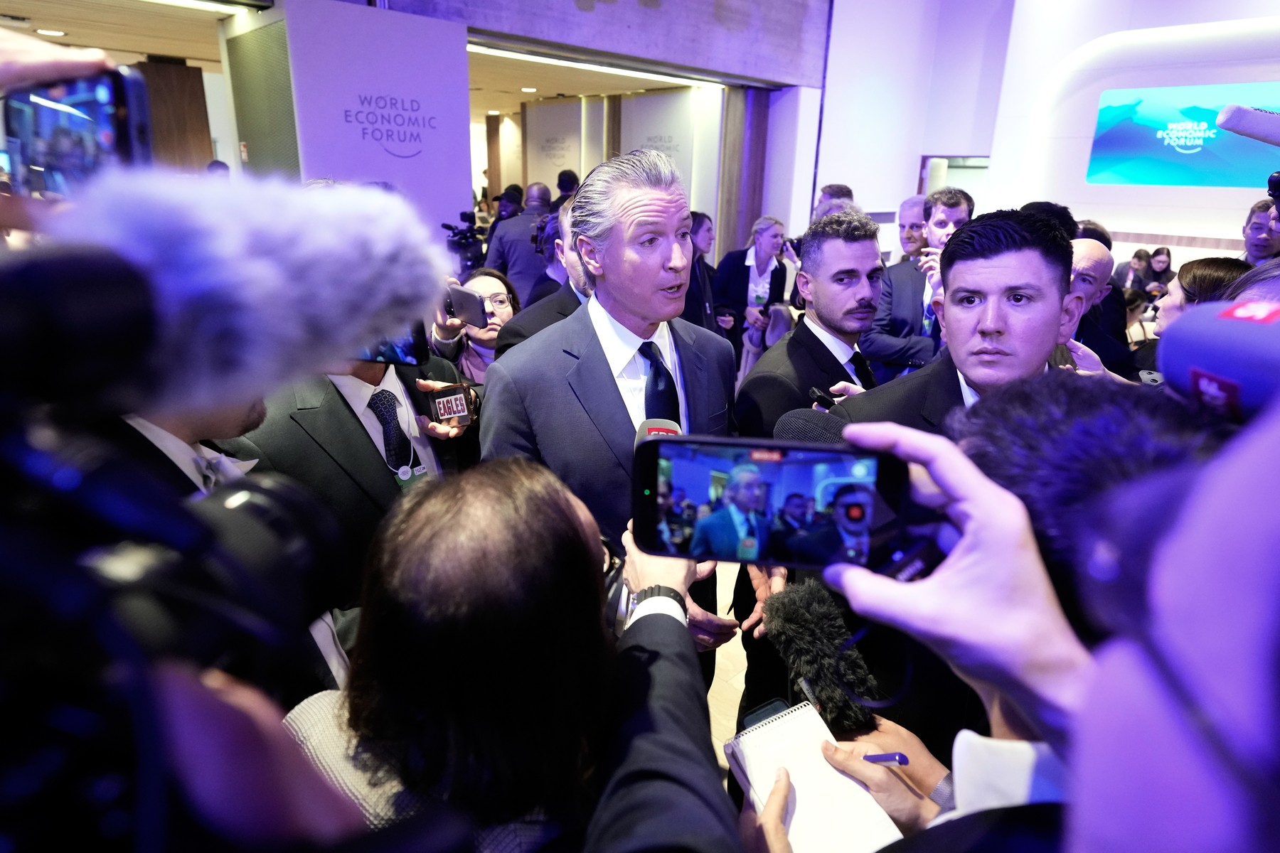 Acuzații de ingerință la Davos. Un politician american de marcă afirmă că nu a avut permisiunea de a se exprima.