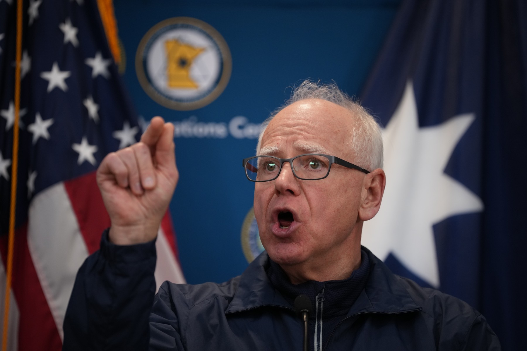 Declarația guvernatorului din Minnesota după întâlnirea cu Trump. Ce compromis este dispus să accepte președintele american, conform lui Walz