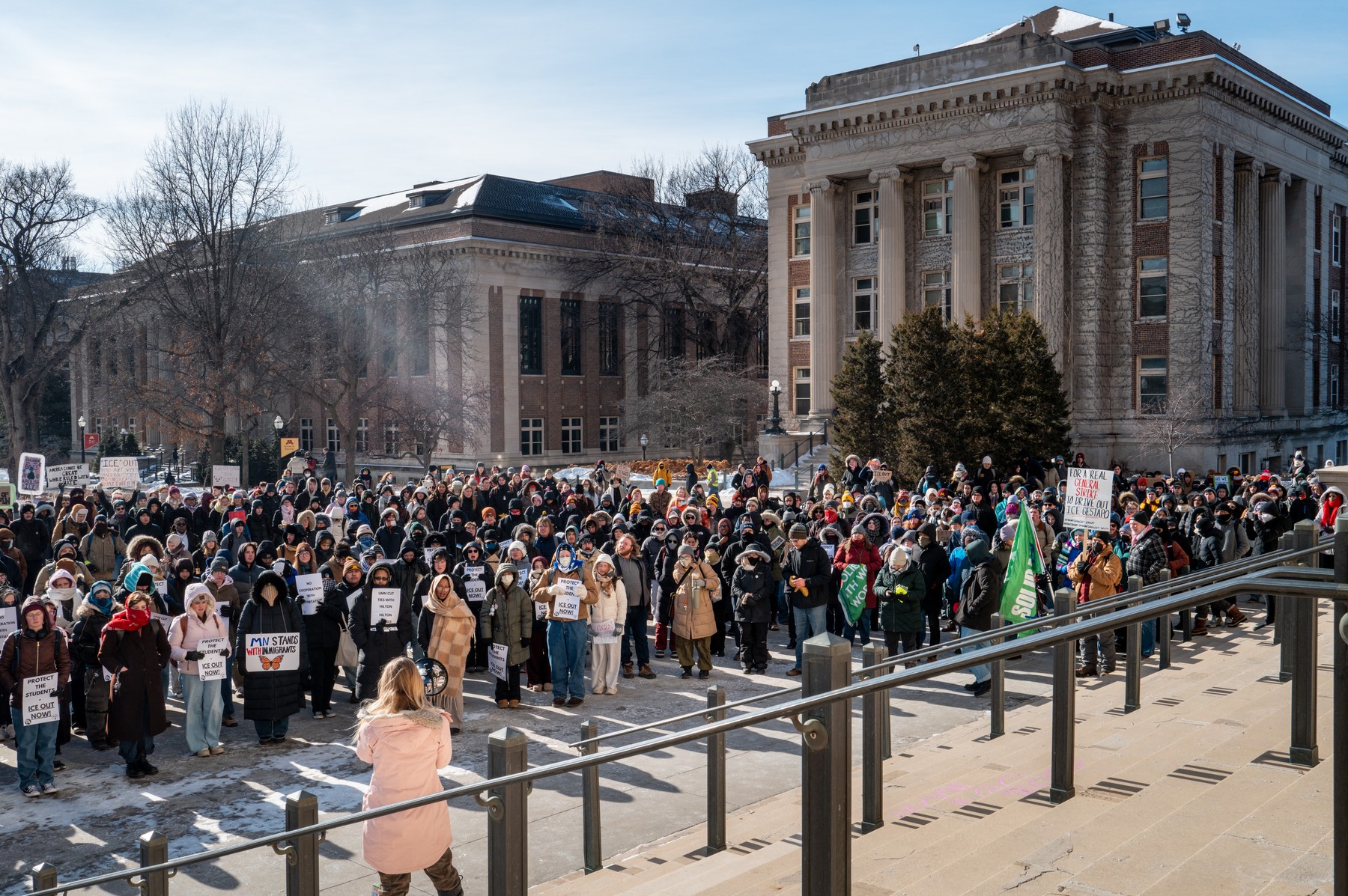 Sprijinul cetățenilor americani pentru politica lui Trump referitoare la imigrație a atins cel mai mic nivel, după atacurile armate din Minneapolis.