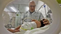 Privind: În interiorul unui spital din Gaza care se confruntă cu dificultăți în a oferi îngrijire nou-născuților.