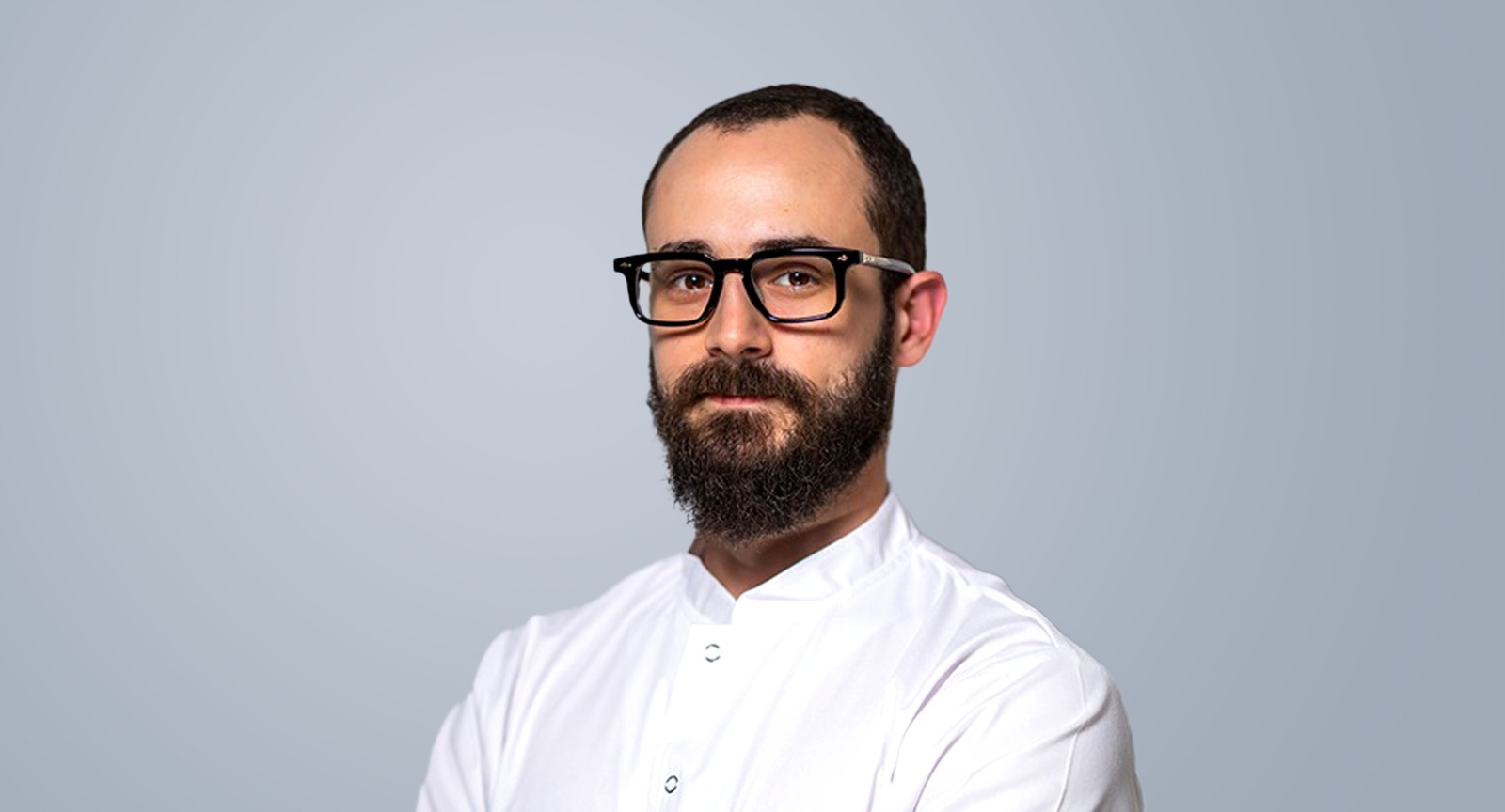 „O entorsă netratată poate conduce la necesitatea unei proteze de gleznă la 45 de ani.” Explicațiile dr. Andrei Constantinescu, MedLife, unul dintre puținii ortopezi specializați în chirurgia gleznei și a piciorului.