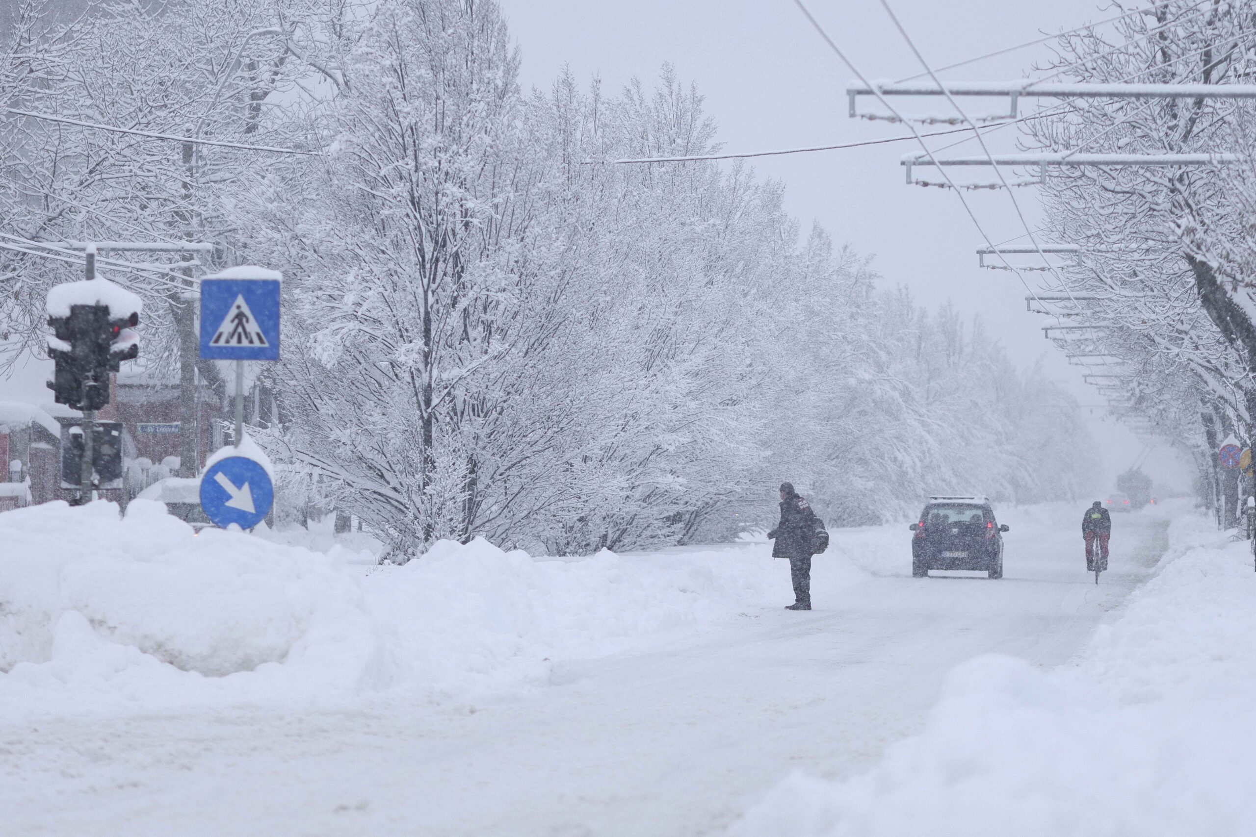 Codul galben de vreme severă „ar putea deveni mâine dimineață” portocaliu, a declarat șefa ANM. Ce informații oferă despre mesajele RO-Alert.