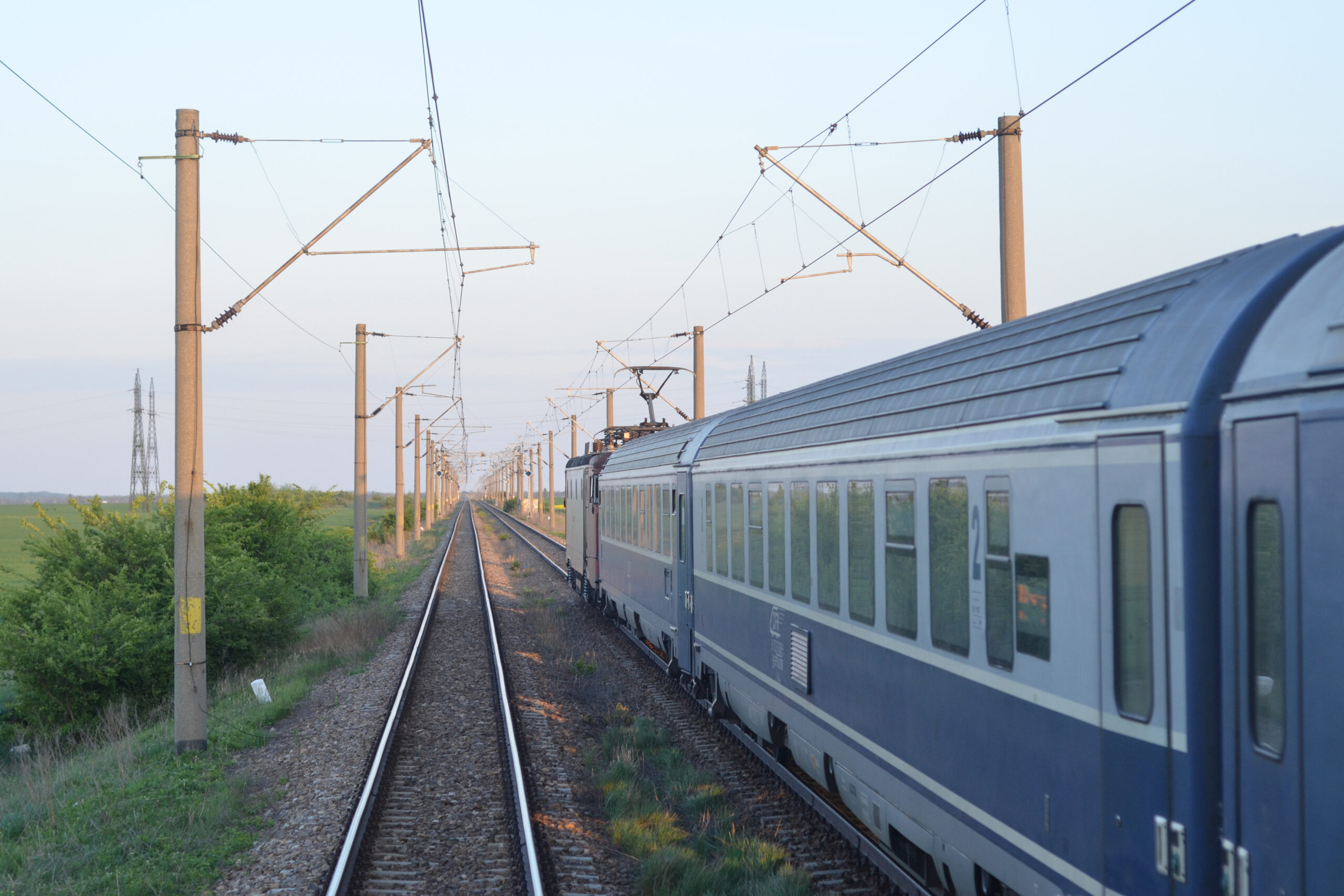 Tronson modernizat pe calea ferată în 2 ani. Pro Infrastructură: Dovadă că poate performa dacă se activează PNRR sub scaun.